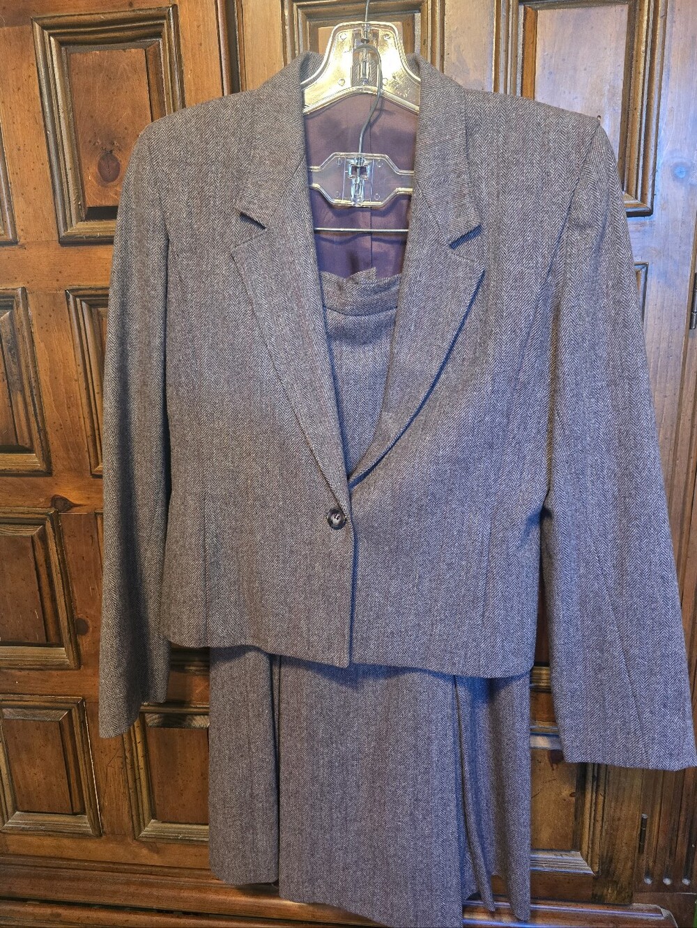 Vintage 1980-90s Andre Barreau Aubergine Tweed 2pc Skirt Suit Size 3